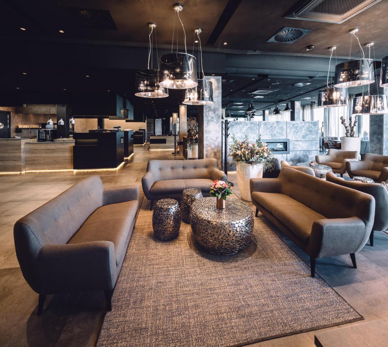 Nutrend World Hotel ออลอโมตซ์ ภายนอก รูปภาพ