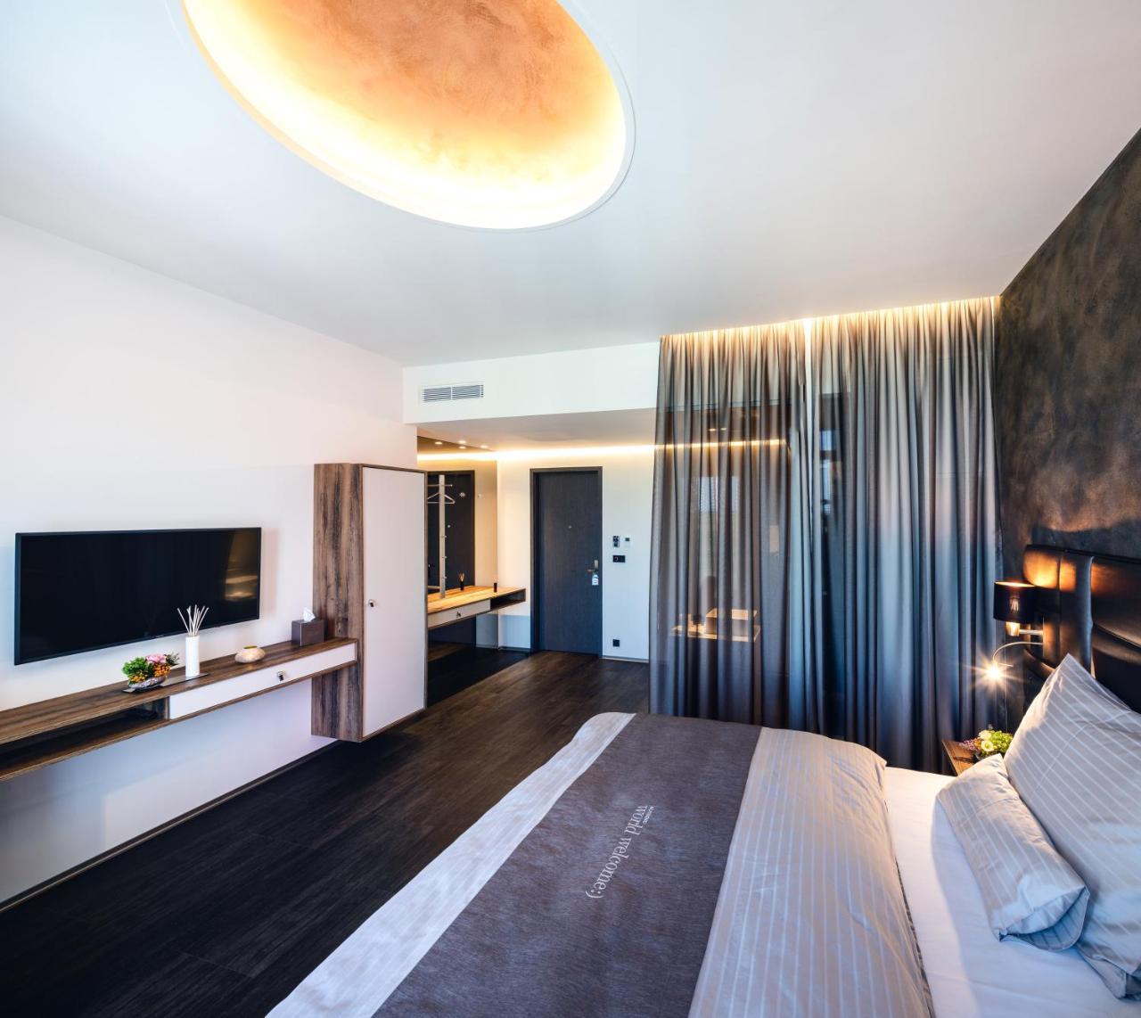 Nutrend World Hotel ออลอโมตซ์ ภายนอก รูปภาพ