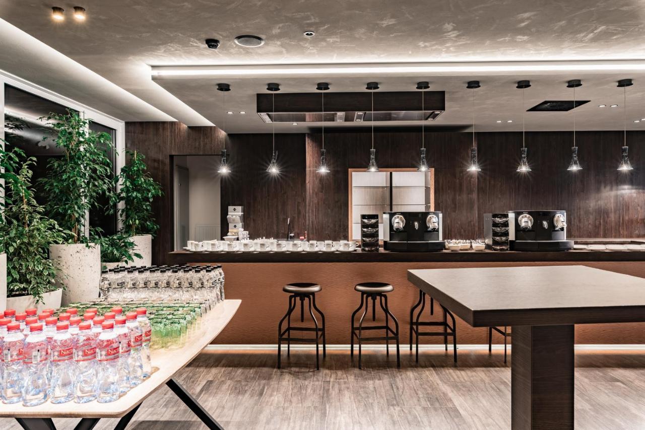 Nutrend World Hotel ออลอโมตซ์ ภายนอก รูปภาพ